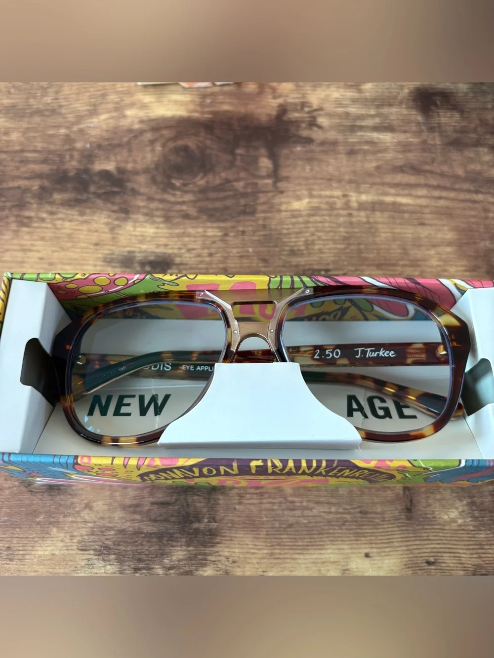 Tortoise Shell Women’s Glasses with Gold Bridge